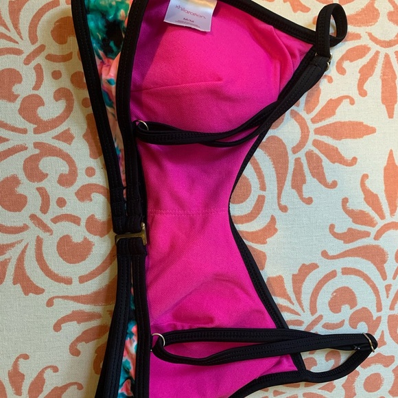 New with tags bikini top - Picture 2 of 4